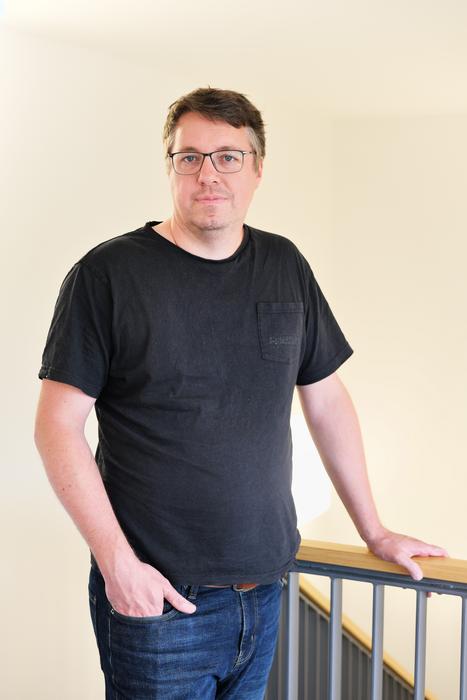 International team synthesizes strongly bent sandwich molecule