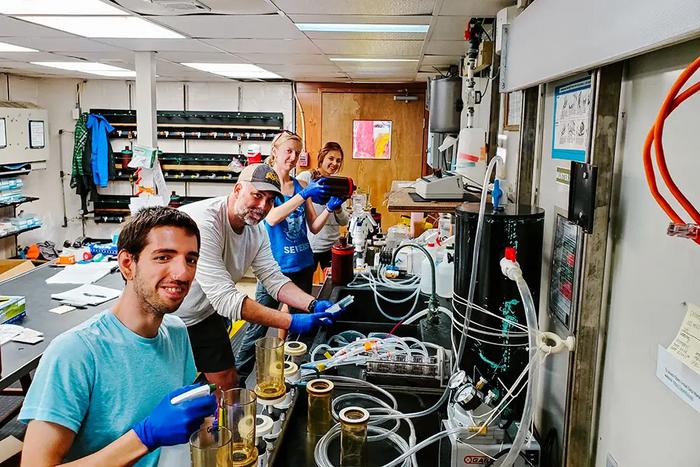 T Research Shows Viral Impact on Ocean Oxygen