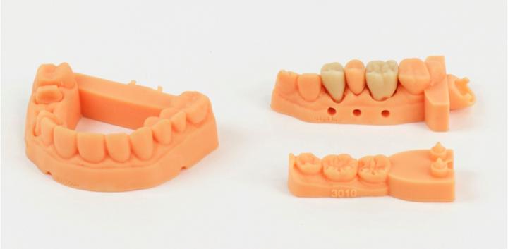 Fast, Continuous, 3-D Printing out of a Liquid Bath (5 of 9)