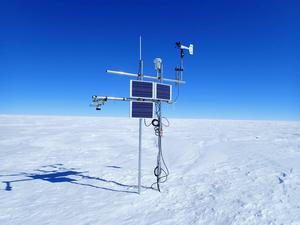 Relay Station, an unmanned weather station in the interior of East Antarctica