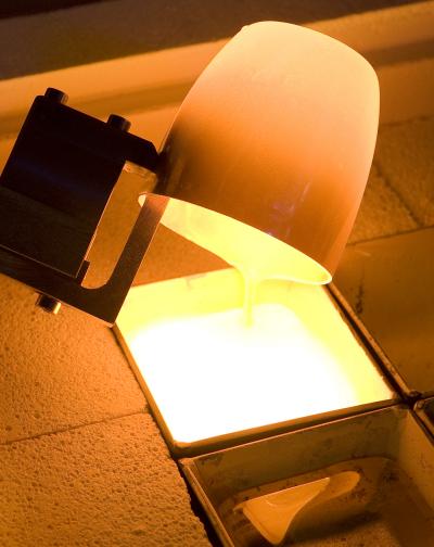 Robot Speeds Up Glass Development