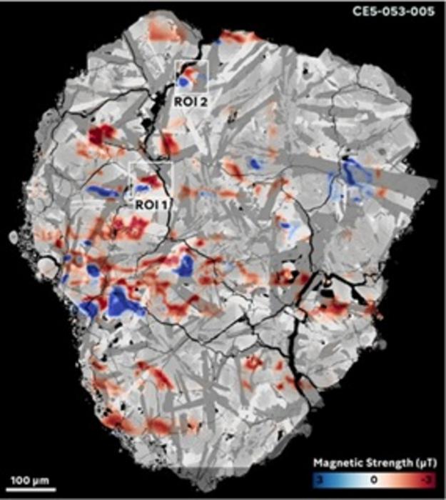 Fig. 2. Overlapped MMI and BSE-SEM image of a basalt clast (CE5-053-005).